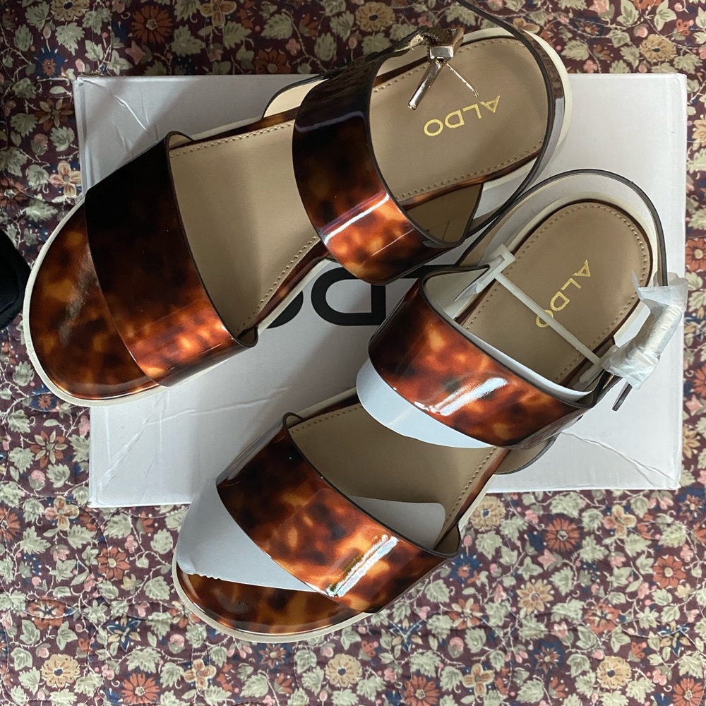 Sandals - Picture 2 of 4